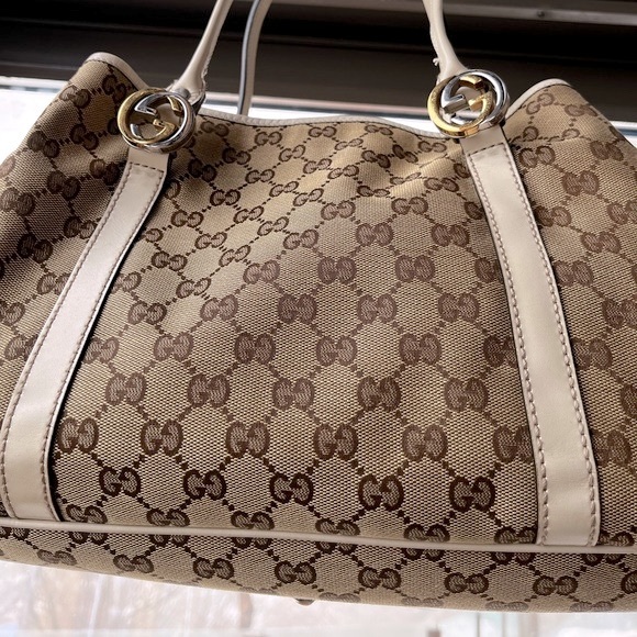 Gucci: Twins GG Monogram Canvas Gold/Silver Tote Bag - Picture 8 of 17